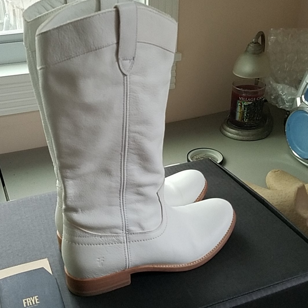 FRYE MELISSA PULL-ON BOOTS - SNOW WHITE